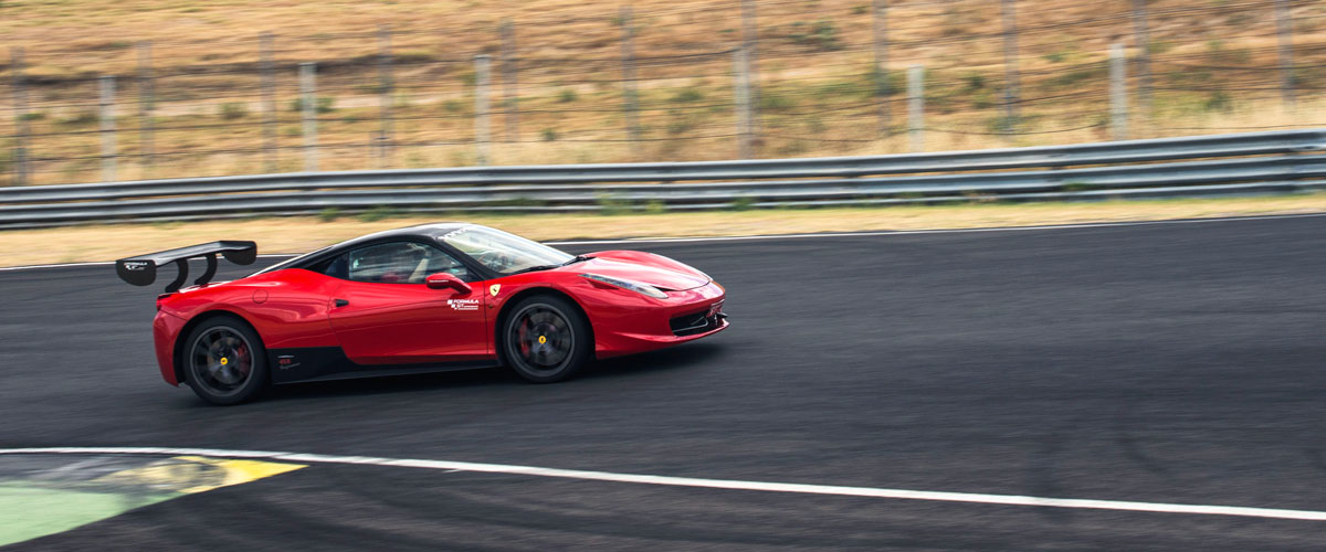 Conducir un Ferrari 458 Italia en el Circuito del Jarama RACE de Madrid