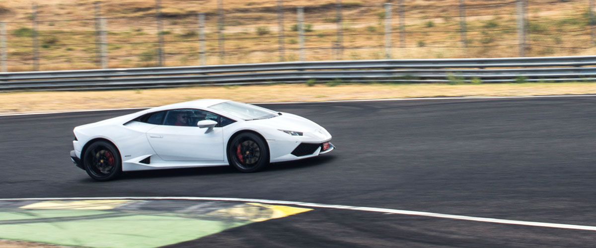 Conducir un Lamborghini Huracán en el Circuito del Jarama RACE de Madrid